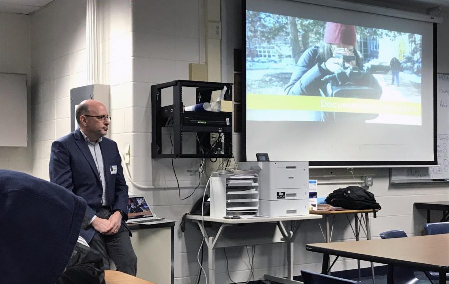 Missouri School of Journalism professor Stacey Woelfel presents to Journalism 1 Broadcast students at Oak Park High School, Kansas City.